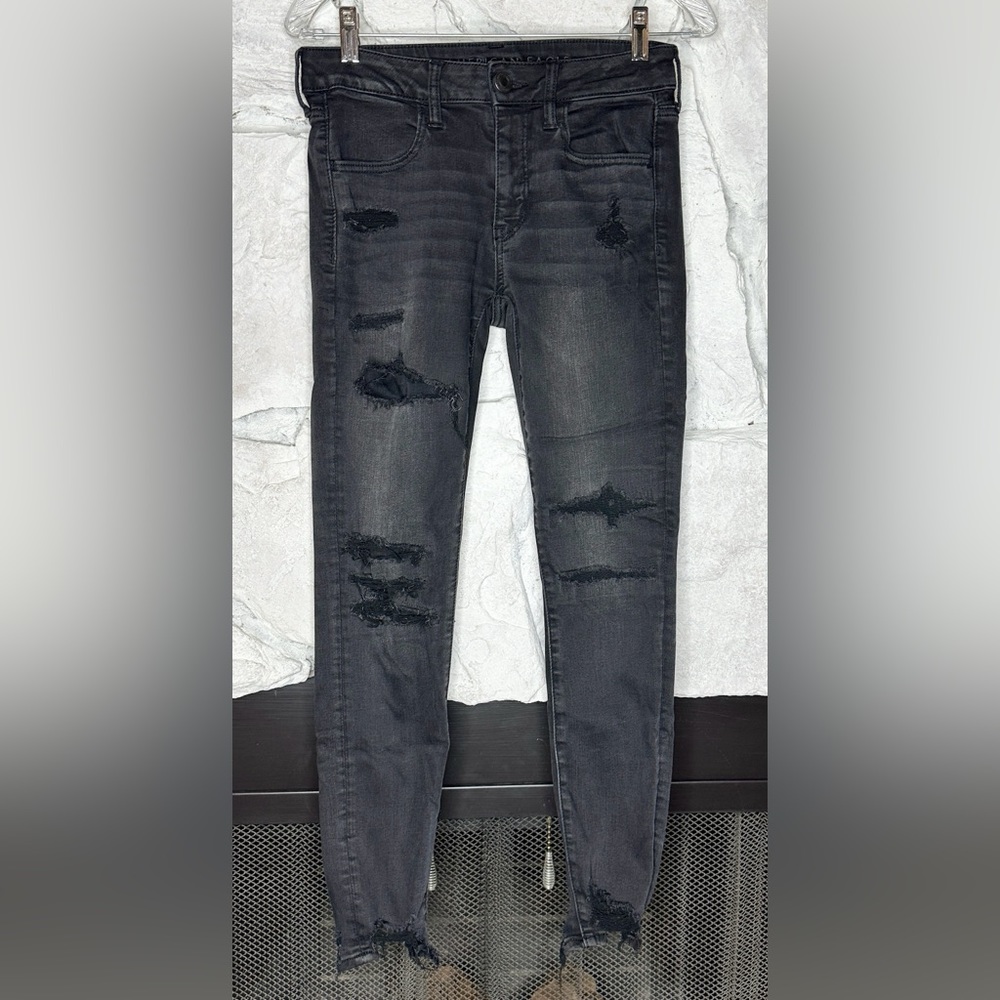 American Eagle | Women’s Black Distressed Skinny Jean Next Level Stretch, Size 6